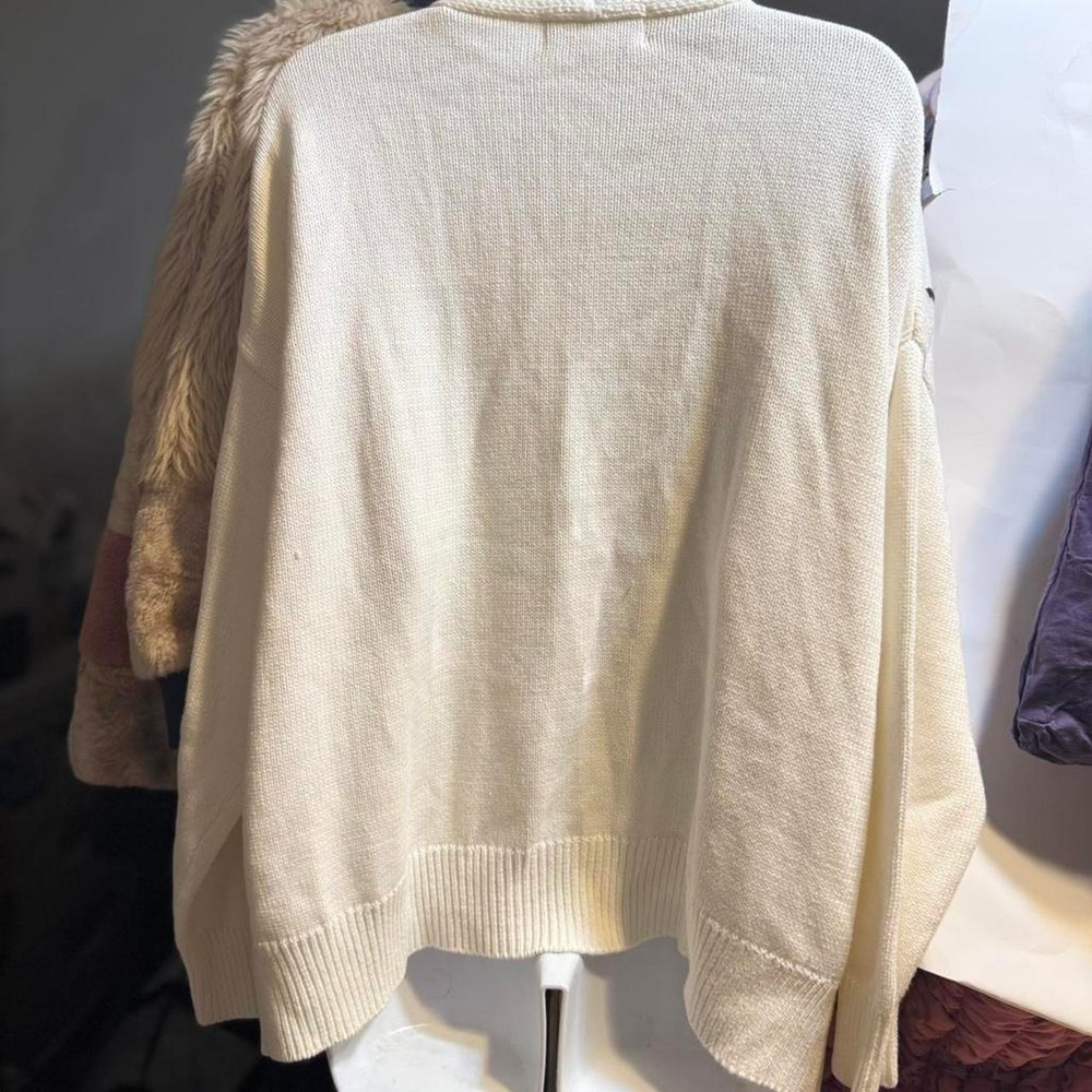 Bunulu Cream floral embroidered cardigan with faux fur trim. Size 1x - Picture 7 of 7